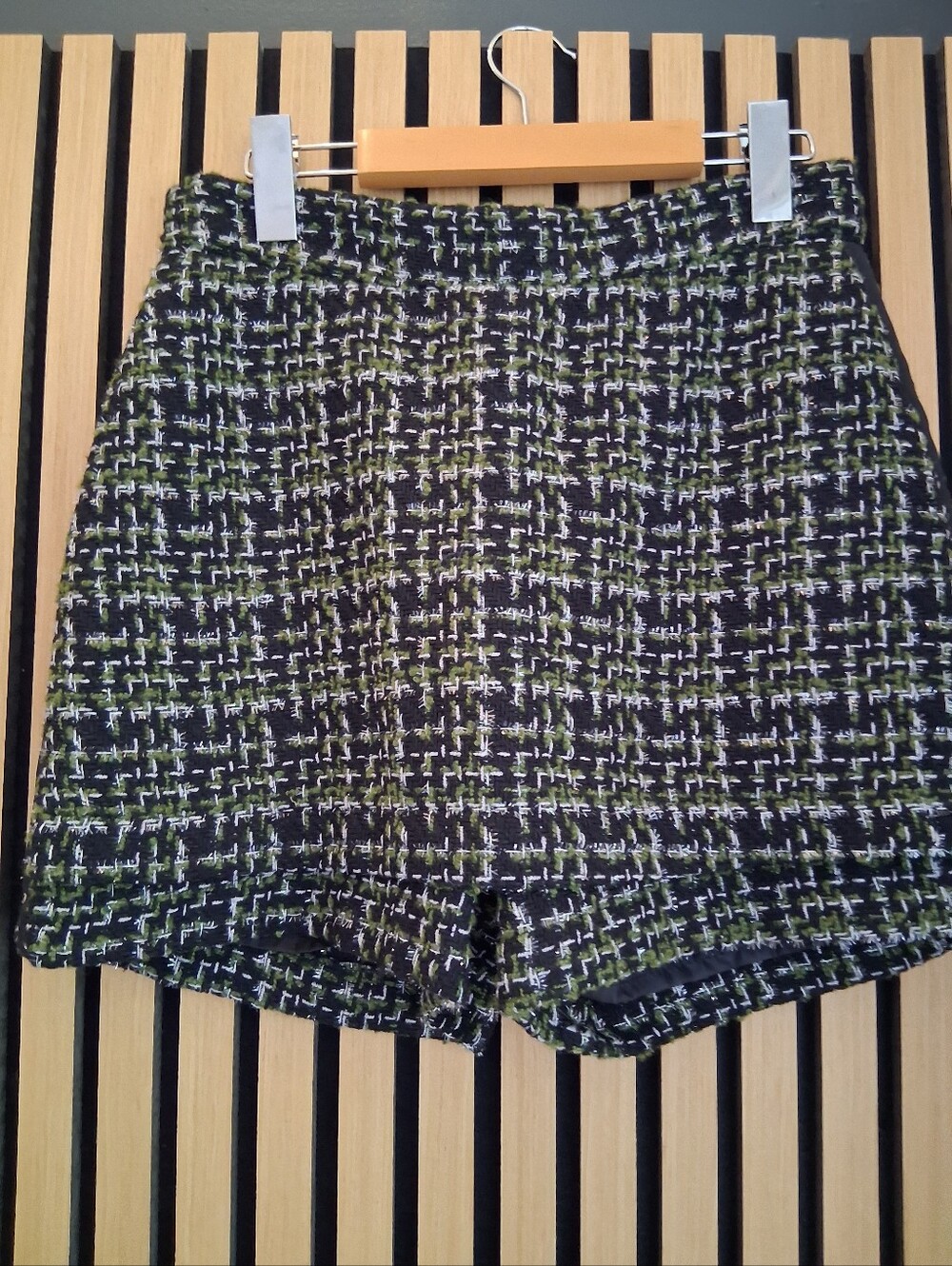 Women's Tweed Patterned Skorts in Black & Green